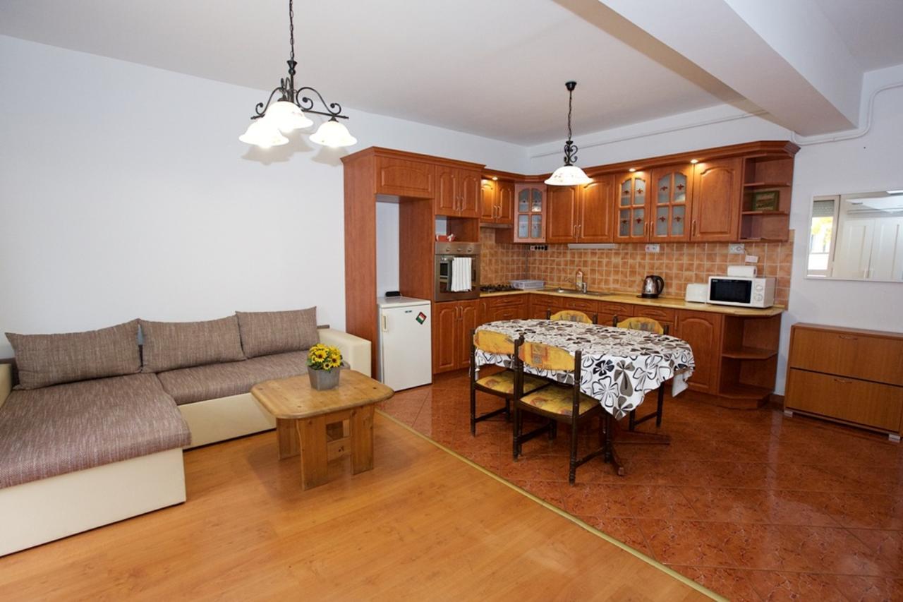 Zoli Apartmanok-Anita Koelcsey 34-36 Hajduszoboszlo Exterior photo